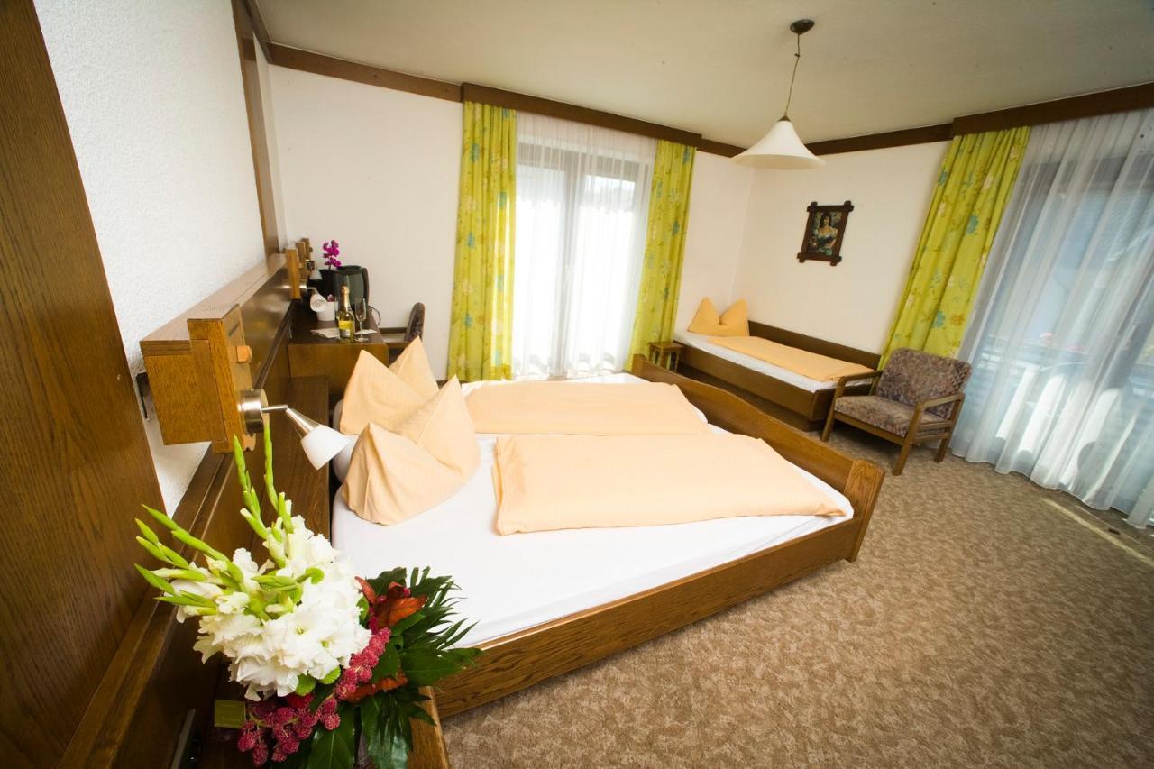 Hotel Landgasthof Zum Schildhauer Halfing Exterior foto
